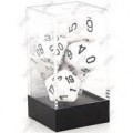 CHESSEX - Set de 7 dés - OPAQUE - Blanc/Noir